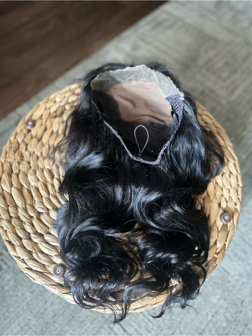 Luxury Black Wavy Women's Wig - Voluminous Natural-Look Style